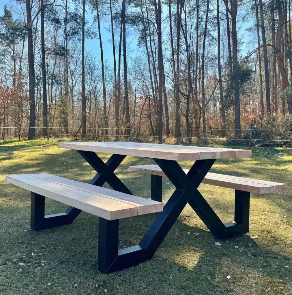 stół drewno i stal